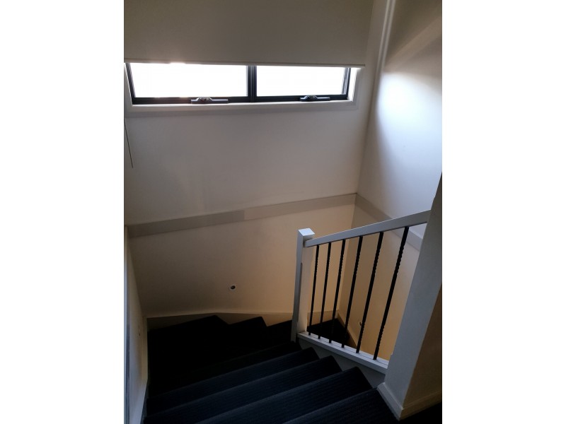 Unit 1/84 Kanooka Grove, Clayton VIC 3168