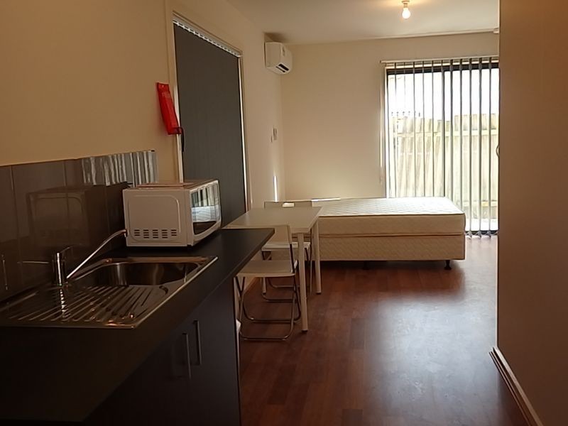 Studio 3/5 Rayhur Street, Clayton South VIC 3169