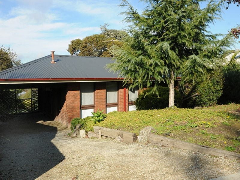 3 Outlook Drive, Berwick VIC 3806