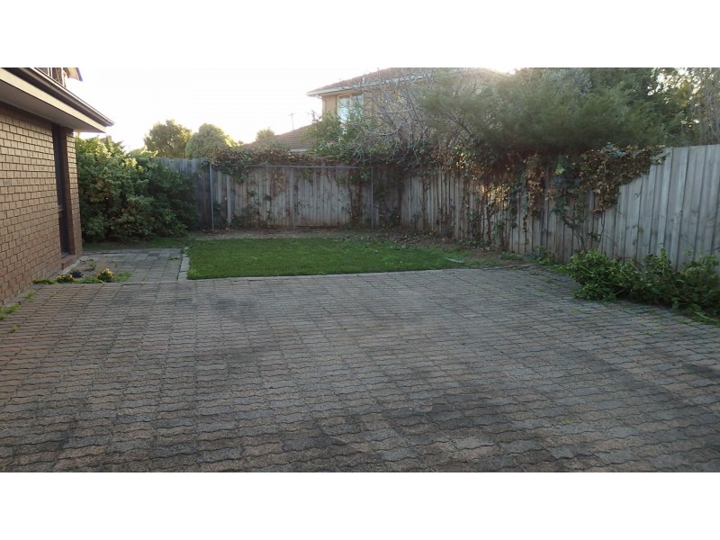 15 Rosella Avenue, Clarinda VIC 3169