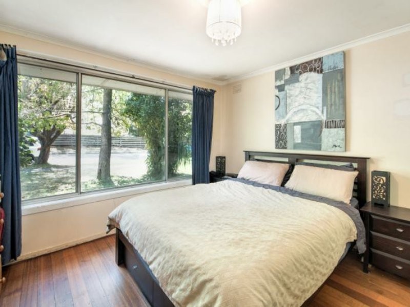 2 Illawara Crescent, Bayswater North VIC 3153