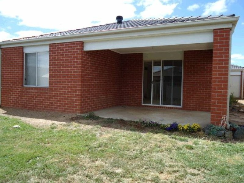 16 Holly Drive, Wallan VIC 3756