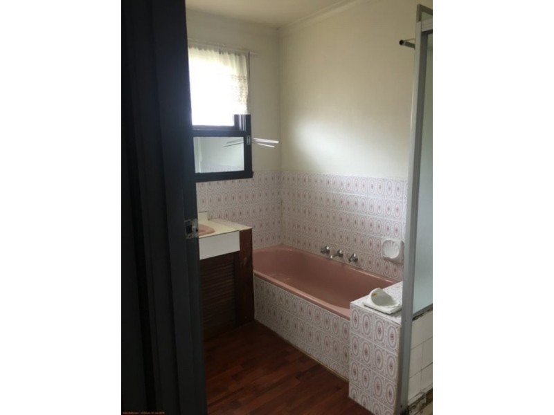 33 Monash Crescent, Clayton South VIC 3169