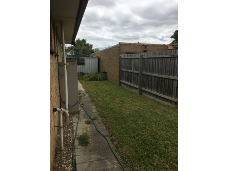 33 Monash Crescent, Clayton South VIC 3169