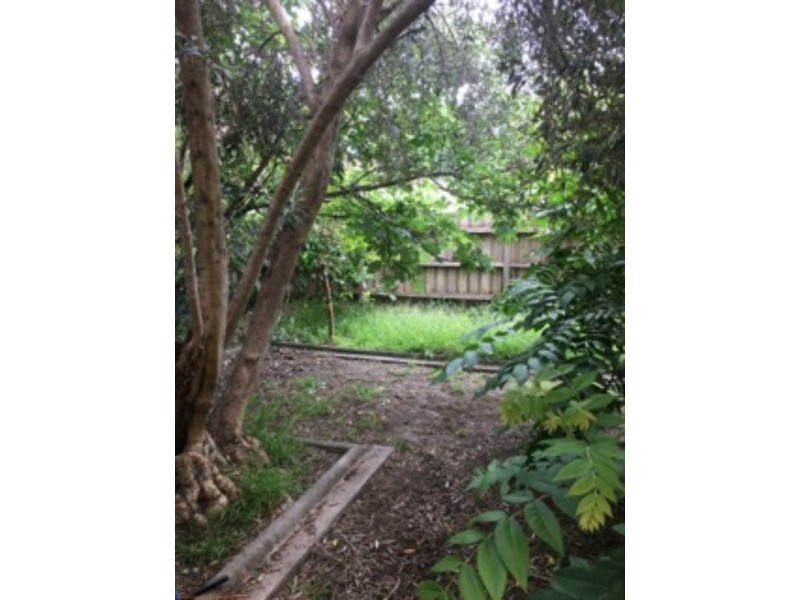 33 Monash Crescent, Clayton South VIC 3169