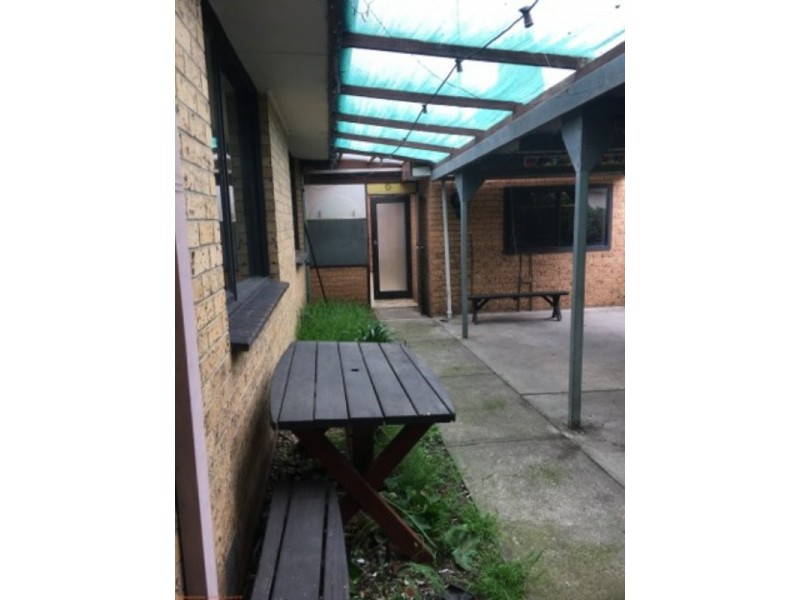 33 Monash Crescent, Clayton South VIC 3169