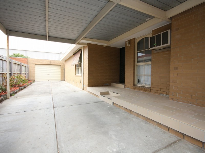 19 Meppel Drive, Clayton South VIC 3169