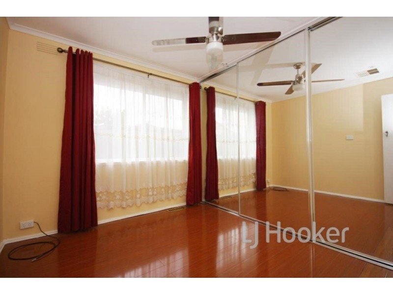 1 Barringun Crescent, Clayton South VIC 3169