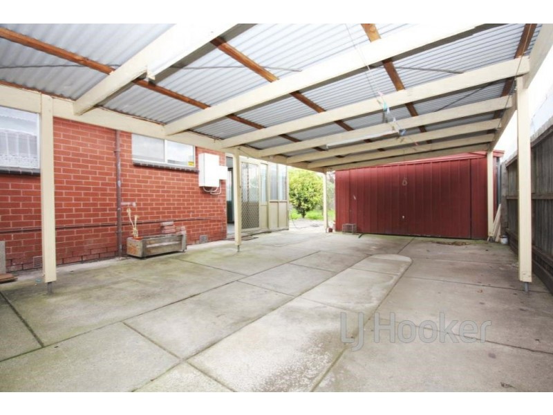 1 Barringun Crescent, Clayton South VIC 3169