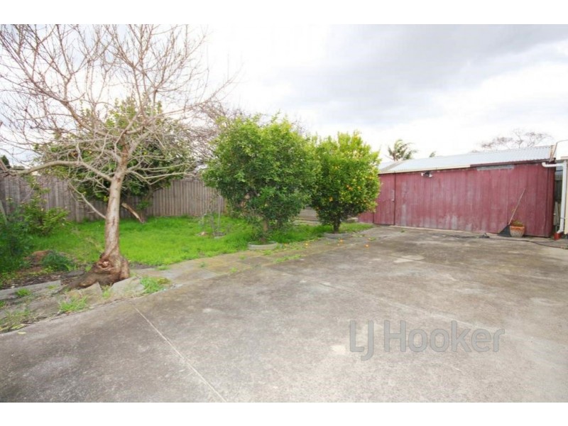 1 Barringun Crescent, Clayton South VIC 3169