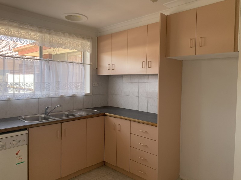 1 Barringun Crescent, Clayton South VIC 3169