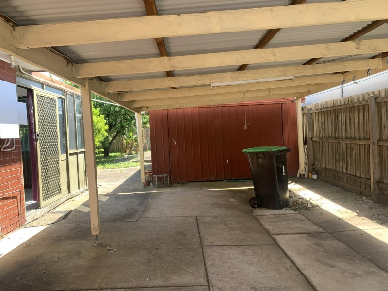 1 Barringun Crescent, Clayton South VIC 3169