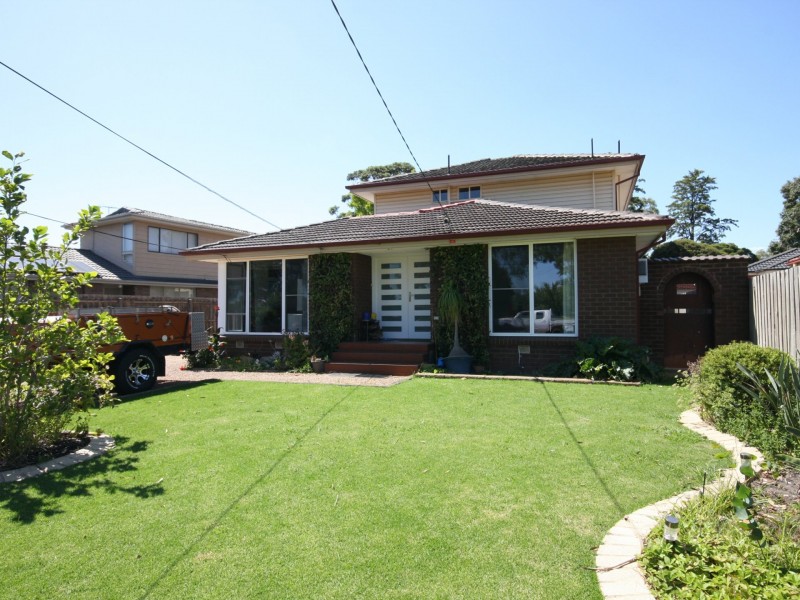 14 Floriana Ave, Doveton VIC 3177