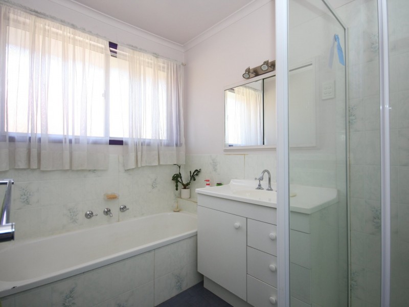 14 Floriana Ave, Doveton VIC 3177