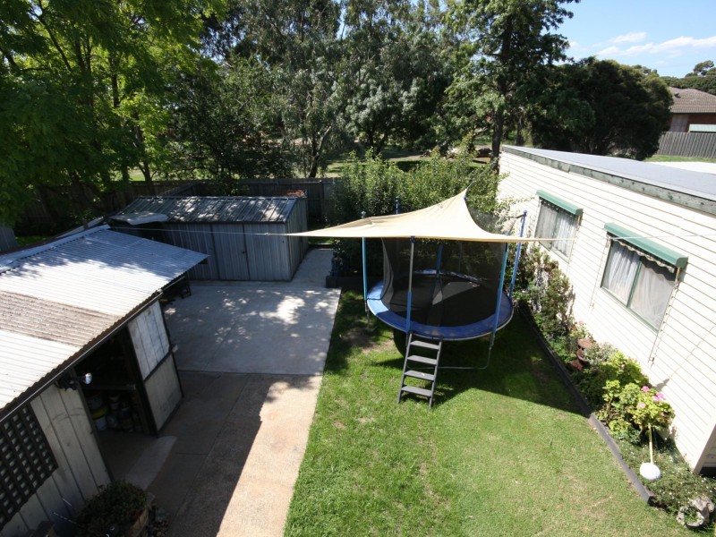 14 Floriana Ave, Doveton VIC 3177