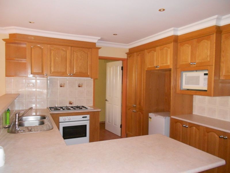 12 Valewood Drive, Mulgrave VIC 3170