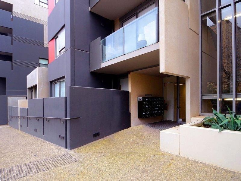 2/20 Reeves Street, Carlton VIC 3053