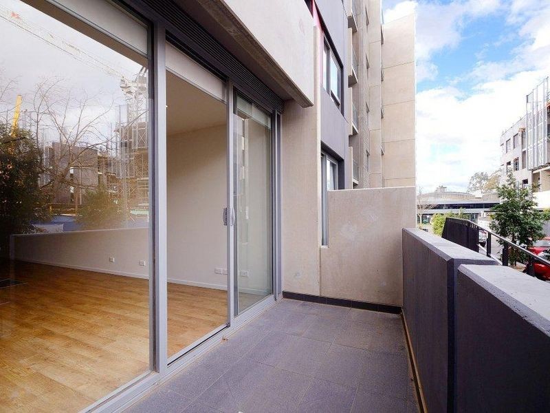 2/20 Reeves Street, Carlton VIC 3053