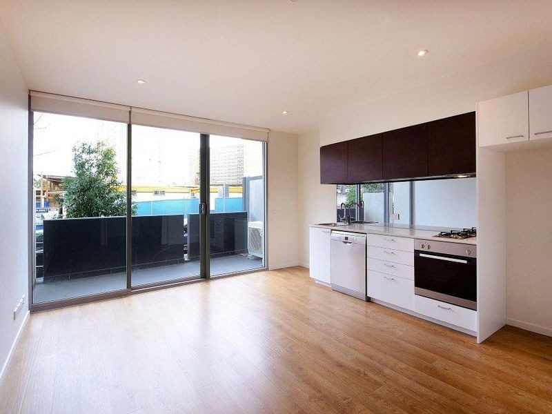 2/20 Reeves Street, Carlton VIC 3053