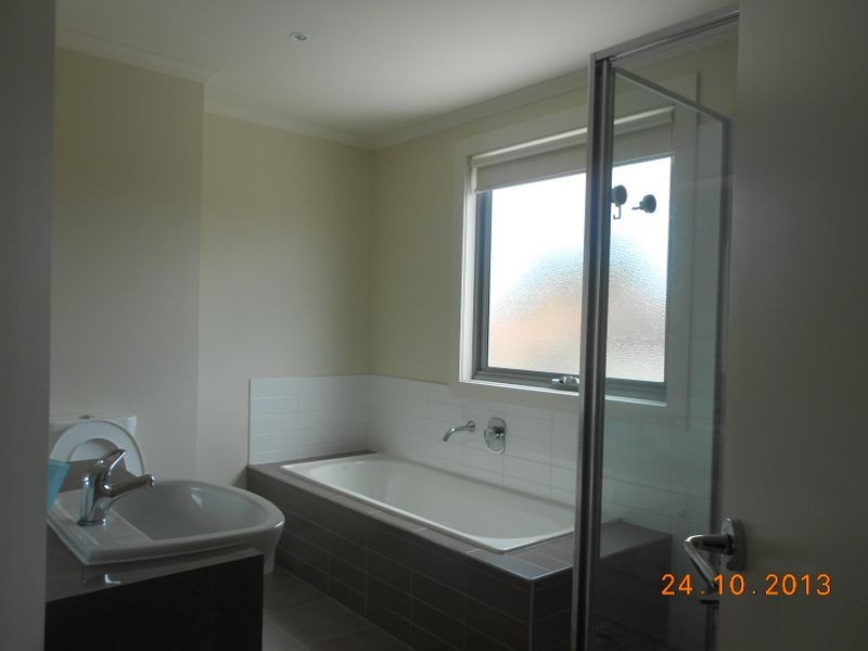77 Prince Charles Street, Clayton VIC 3168
