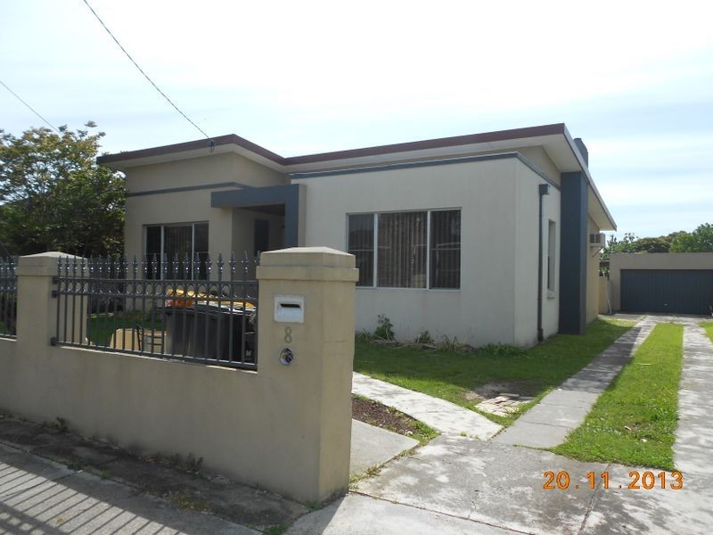 8 Kionga Street, Clayton VIC 3168