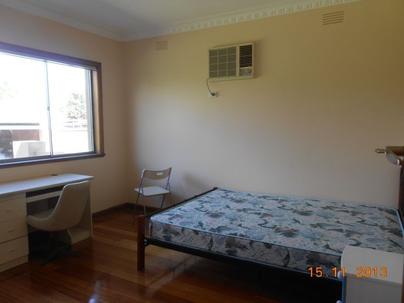 8 Kionga Street, Clayton VIC 3168