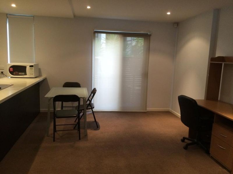 4/1324-1328 Centre Road, Clayton VIC 3168