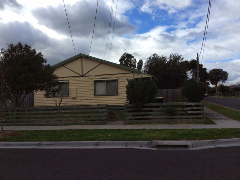 12 Frank Avenue, Clayton South VIC 3169