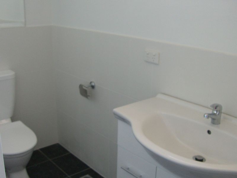 4/15 Oakes Avenue, Clayton South VIC 3169