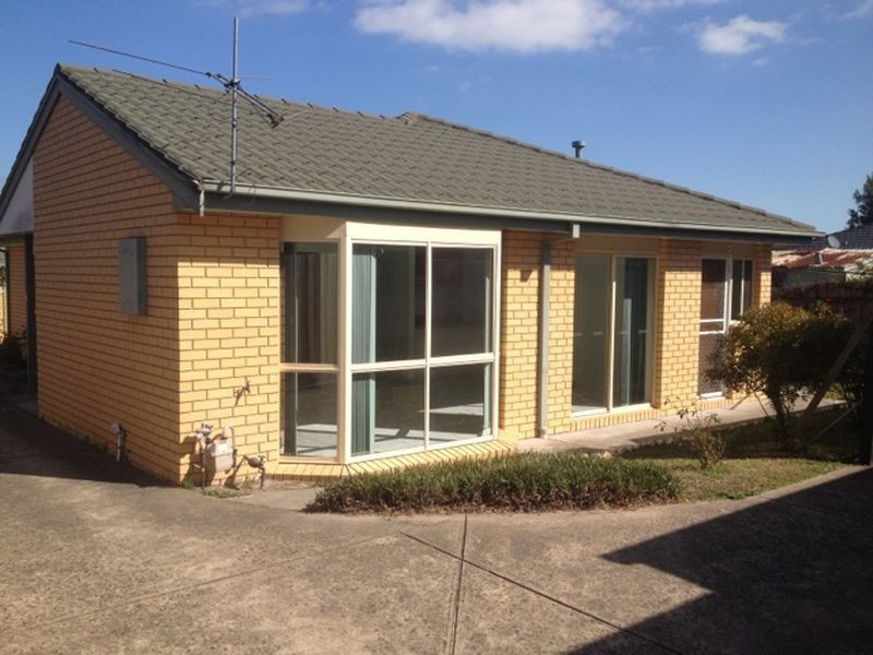 2/18 Manoon Road, Clayton South VIC 3169