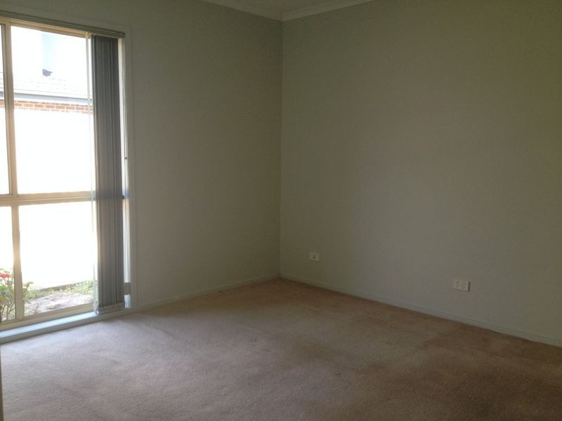 2/18 Manoon Road, Clayton South VIC 3169