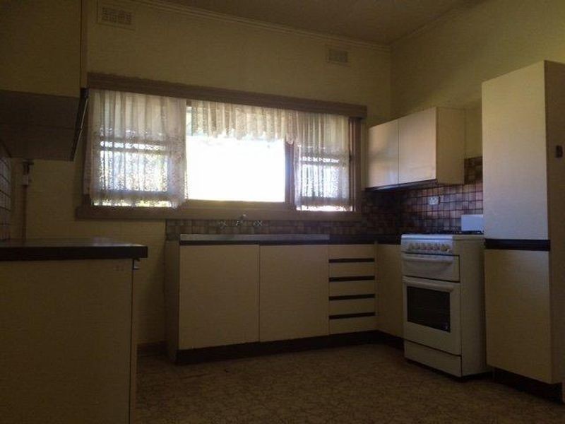 8 Myriong Street, Clayton VIC 3168