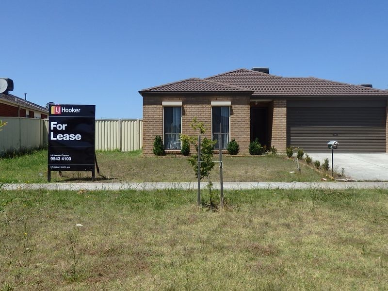 45 Bluehills Bvd, Pakenham VIC 3810