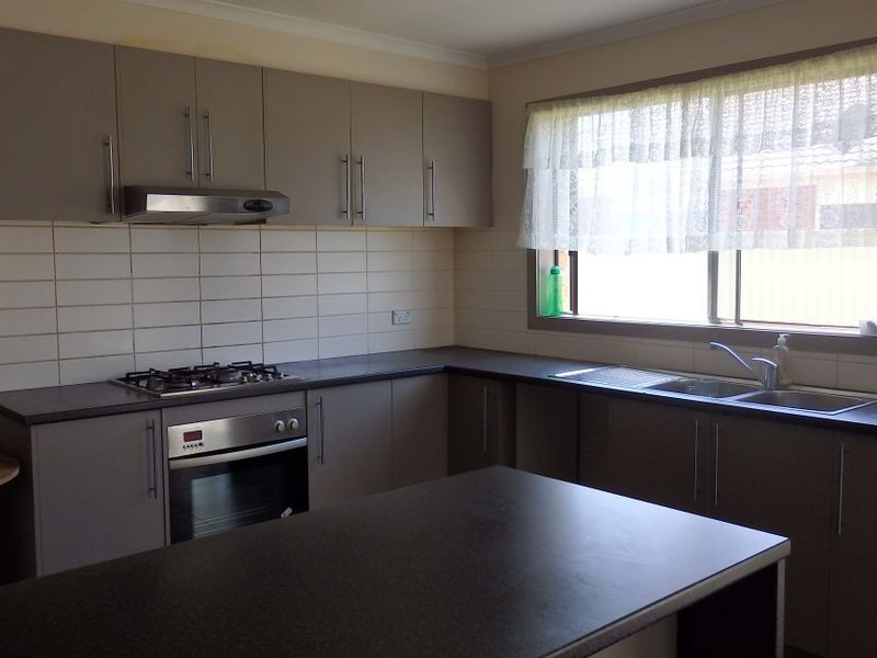 45 Bluehills Bvd, Pakenham VIC 3810