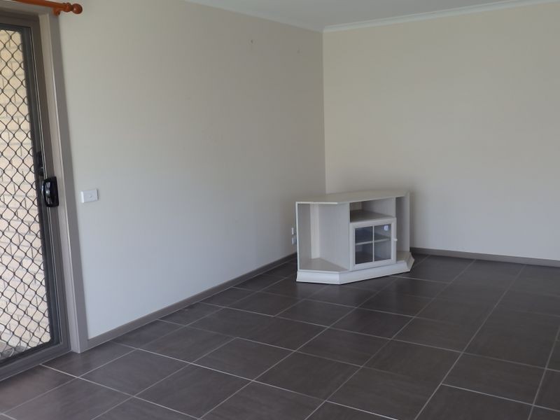 45 Bluehills Bvd, Pakenham VIC 3810