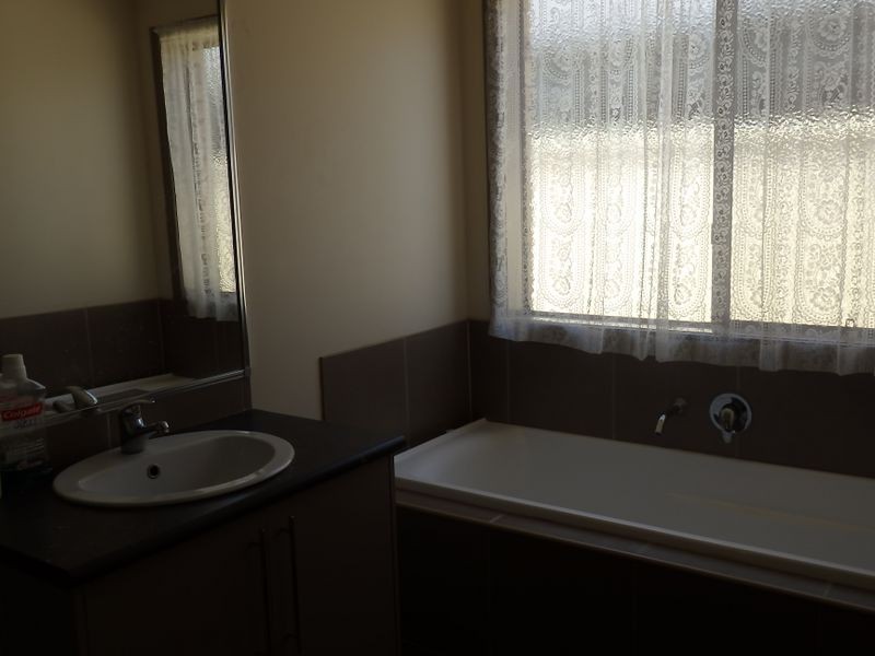 45 Bluehills Bvd, Pakenham VIC 3810