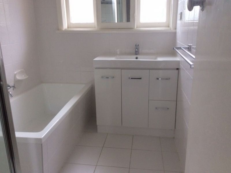 42 Koonawarra Street, Clayton VIC 3168