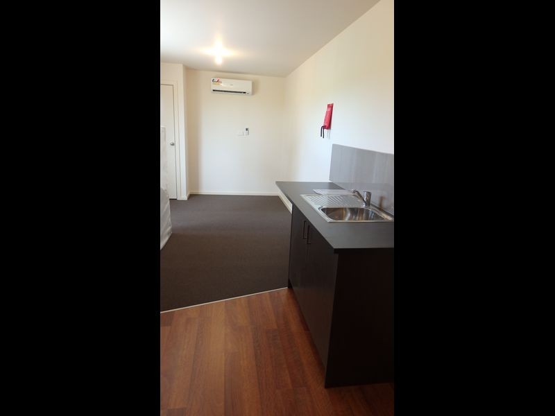 Studio 8/5 Rayhur Street, Clayton South VIC 3169