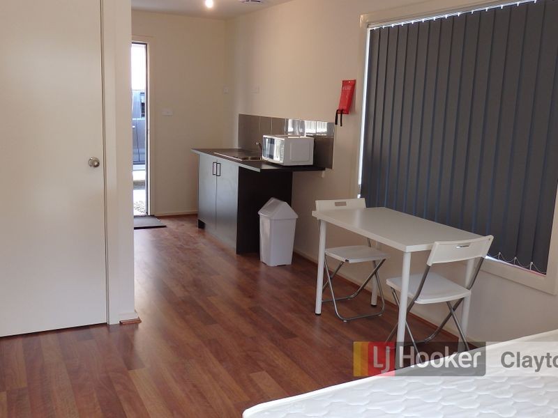 Room 5/5 Rayhur Street, Clayton South VIC 3169