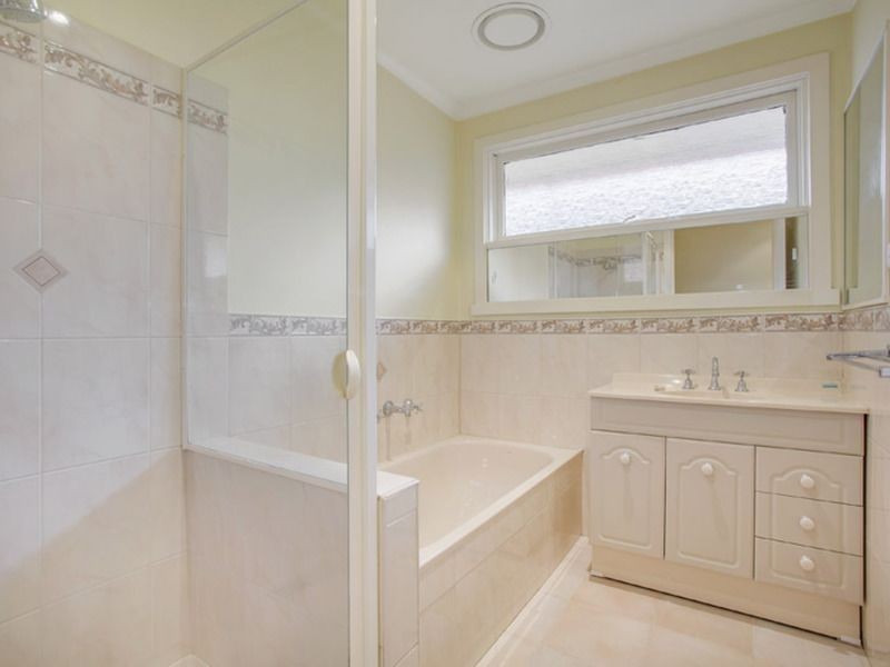 19 Scott Avenue, Clayton South VIC 3169