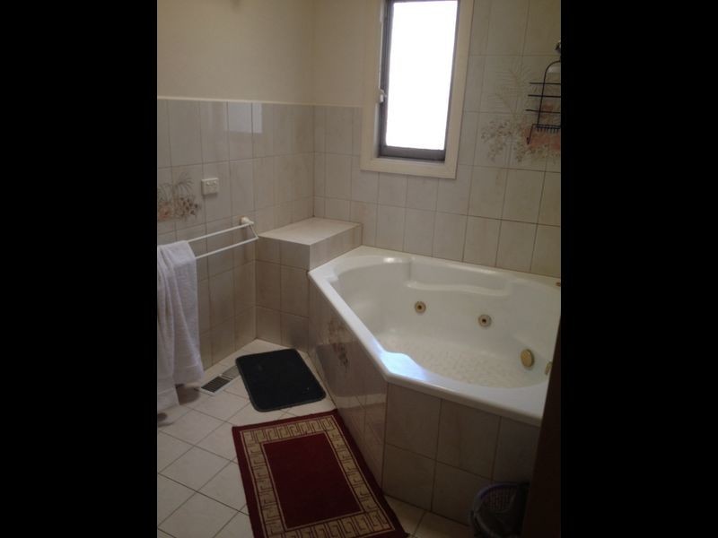 1/4 Stewart Road, Oakleigh East VIC 3166