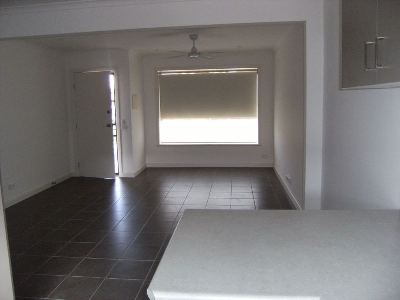 3/4 Moore Avenue, Clayton South VIC 3169