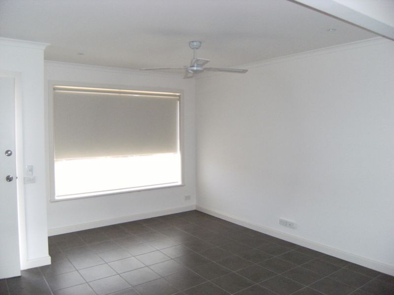 3/4 Moore Avenue, Clayton South VIC 3169