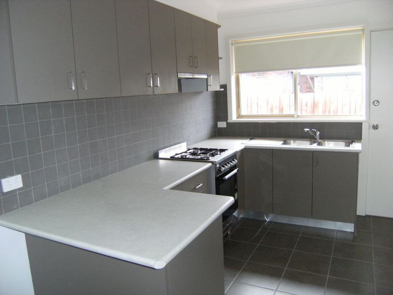 3/4 Moore Avenue, Clayton South VIC 3169