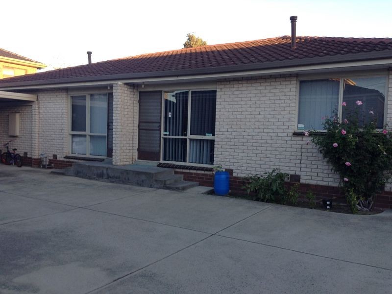 2/14 Oakes Avenue, Clayton South VIC 3169