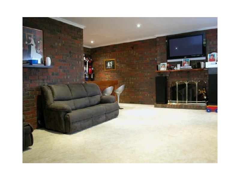 99 Grandview Road, Wheelers Hill VIC 3150