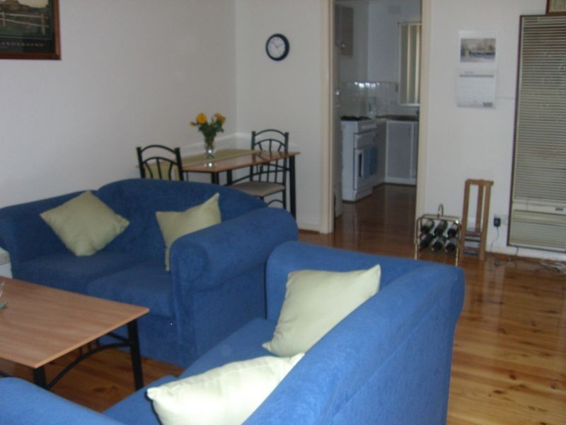 2/13 Burns Avenue, Clayton South VIC 3169