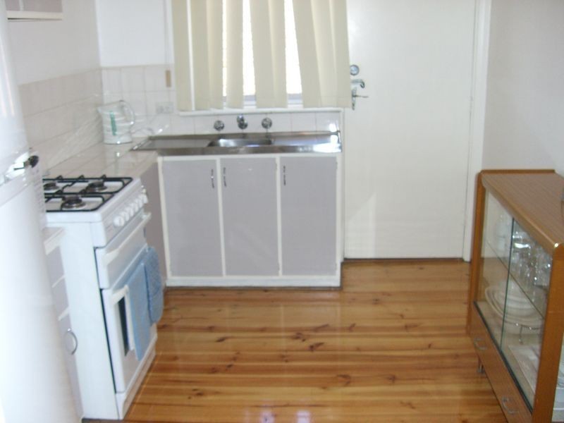 2/13 Burns Avenue, Clayton South VIC 3169