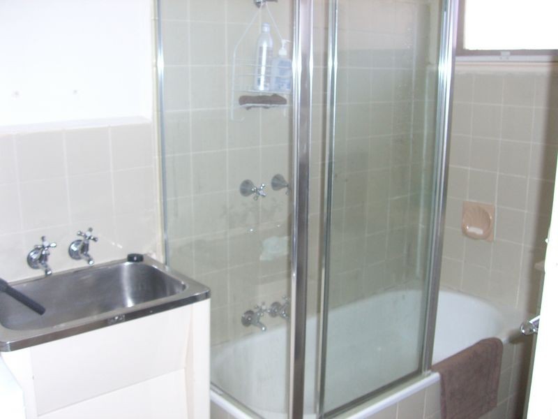 2/13 Burns Avenue, Clayton South VIC 3169