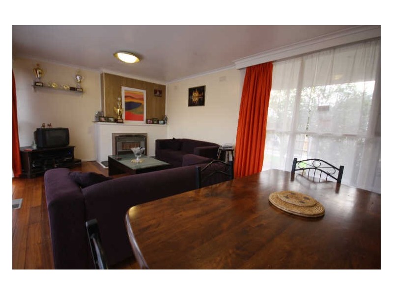 16 Longbourne Avenue, Notting Hill VIC 3168